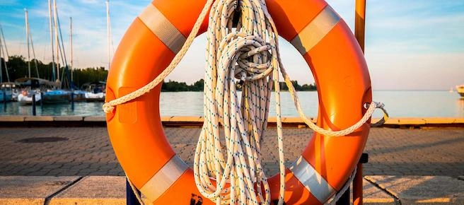 Versicherungen-655-290-lifebelt-g7e697c855_1920
