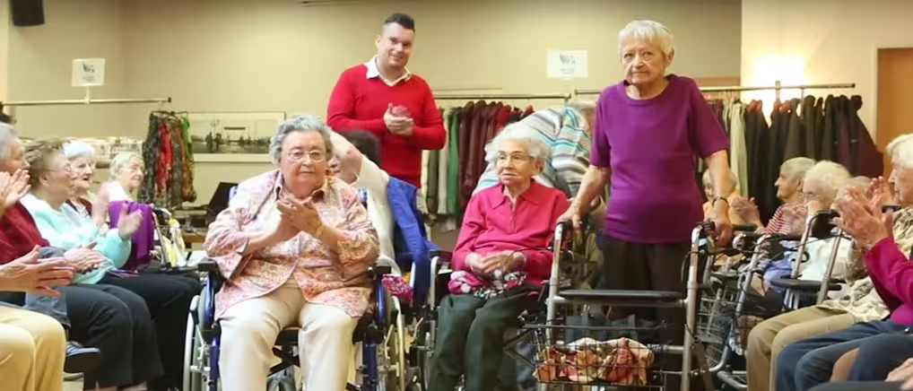 SENIOR SHOP